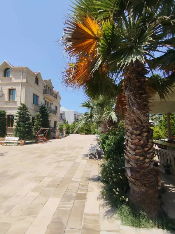 Kirayə verilir 6 otaqlı həyət evi 550 m²