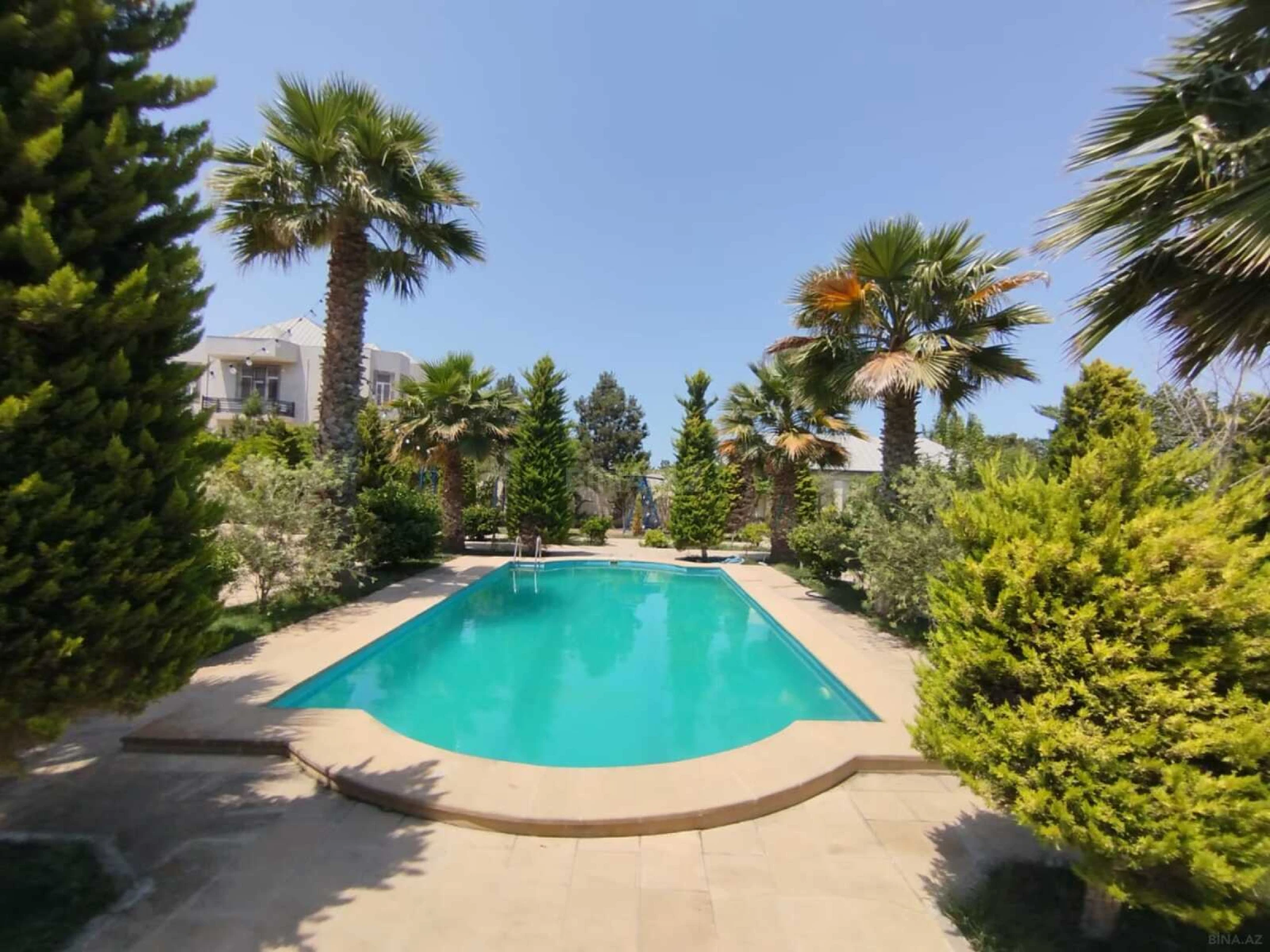 Kirayə verilir 6 otaqlı həyət evi 550 m²