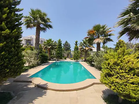 Kirayə verilir 6 otaqlı həyət evi 550 m²