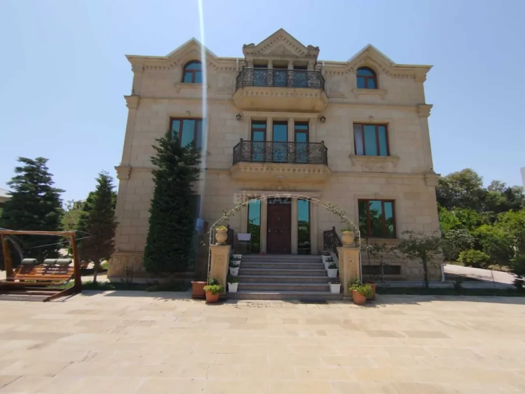 Kirayə verilir 6 otaqlı həyət evi 550 m²