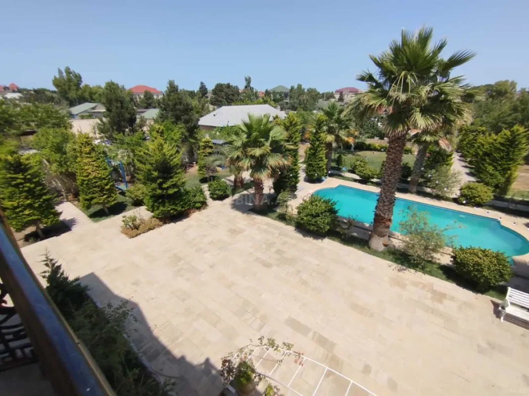 Kirayə verilir 6 otaqlı həyət evi 550 m²