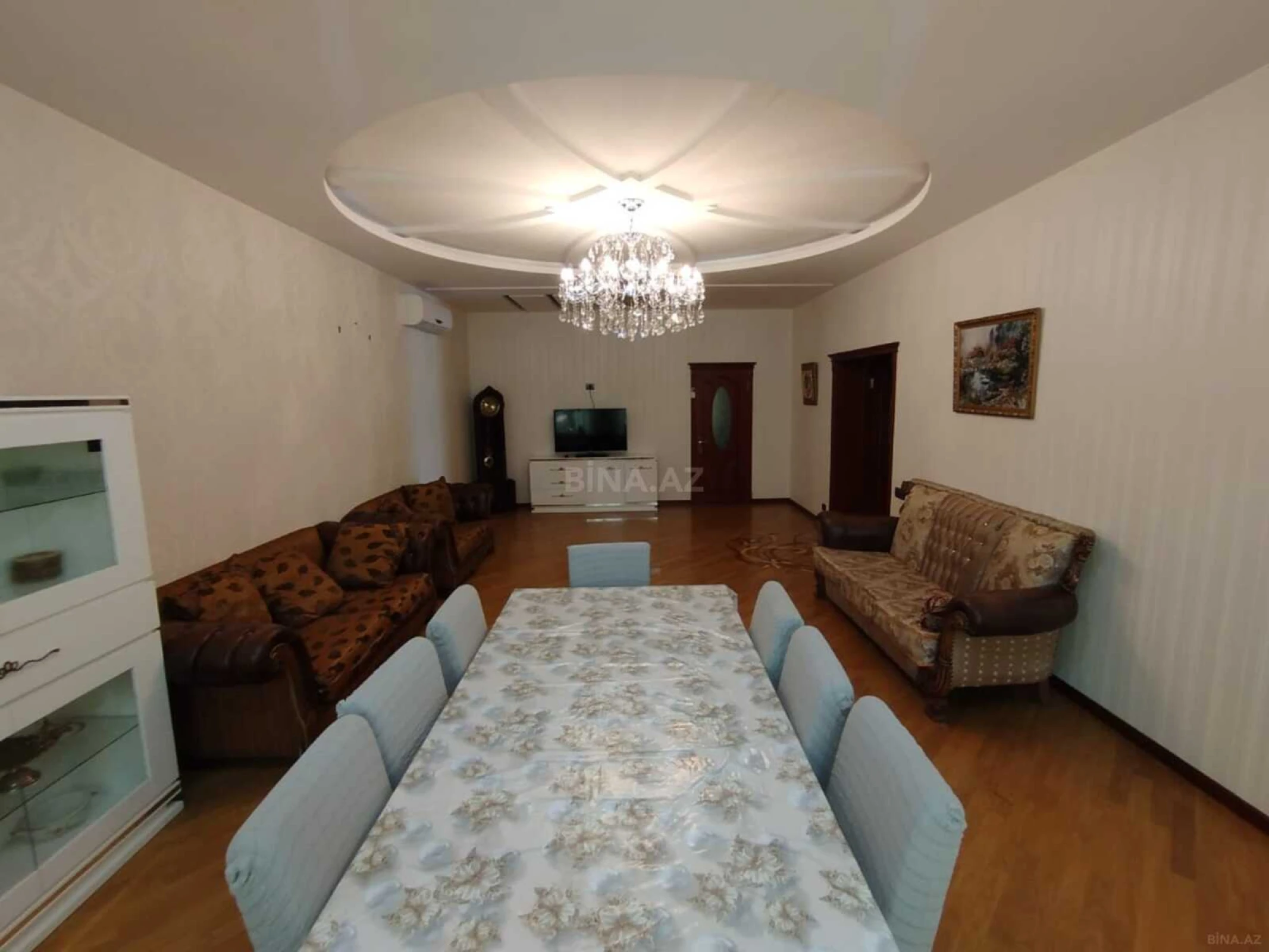 Kirayə verilir 6 otaqlı həyət evi 550 m²