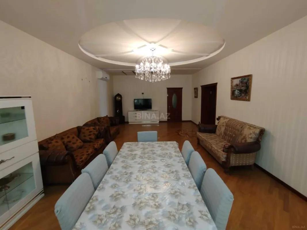 Kirayə verilir 6 otaqlı həyət evi 550 m²
