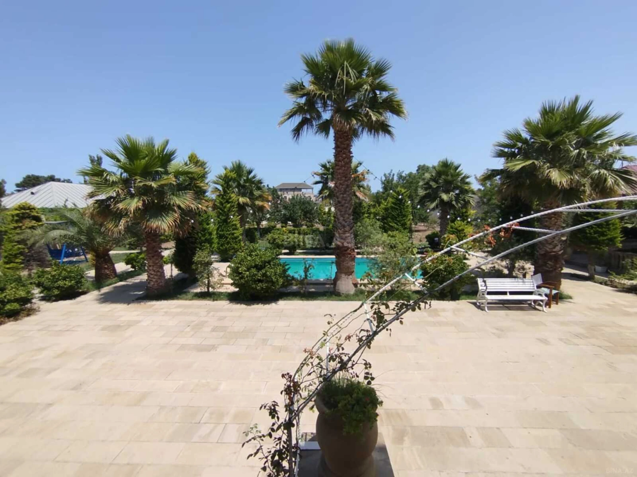 Kirayə verilir 6 otaqlı həyət evi 550 m²