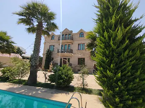 Kirayə verilir 6 otaqlı həyət evi 550 m²