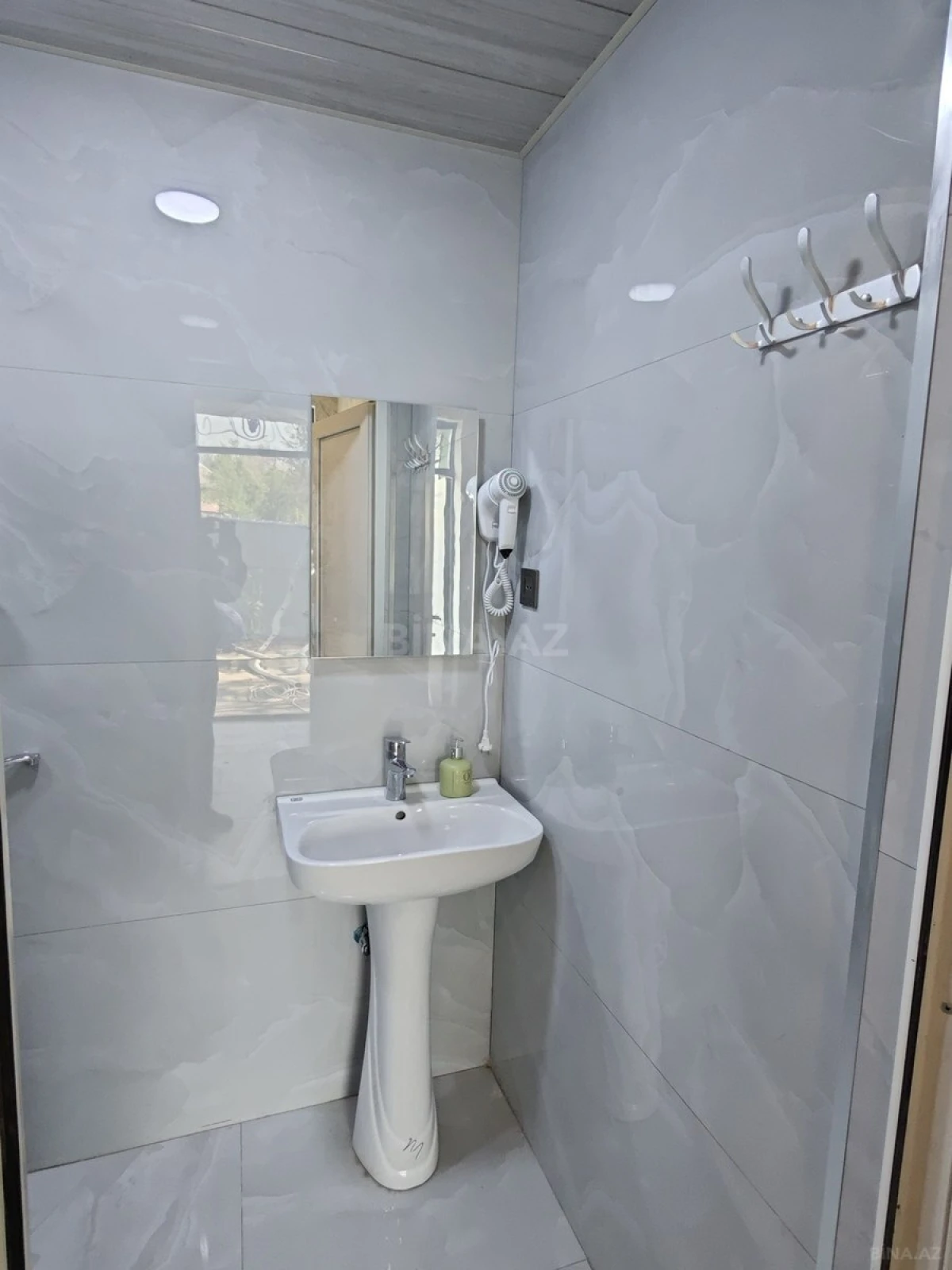 Kirayə verilir 2 otaqlı həyət evi 60 m²