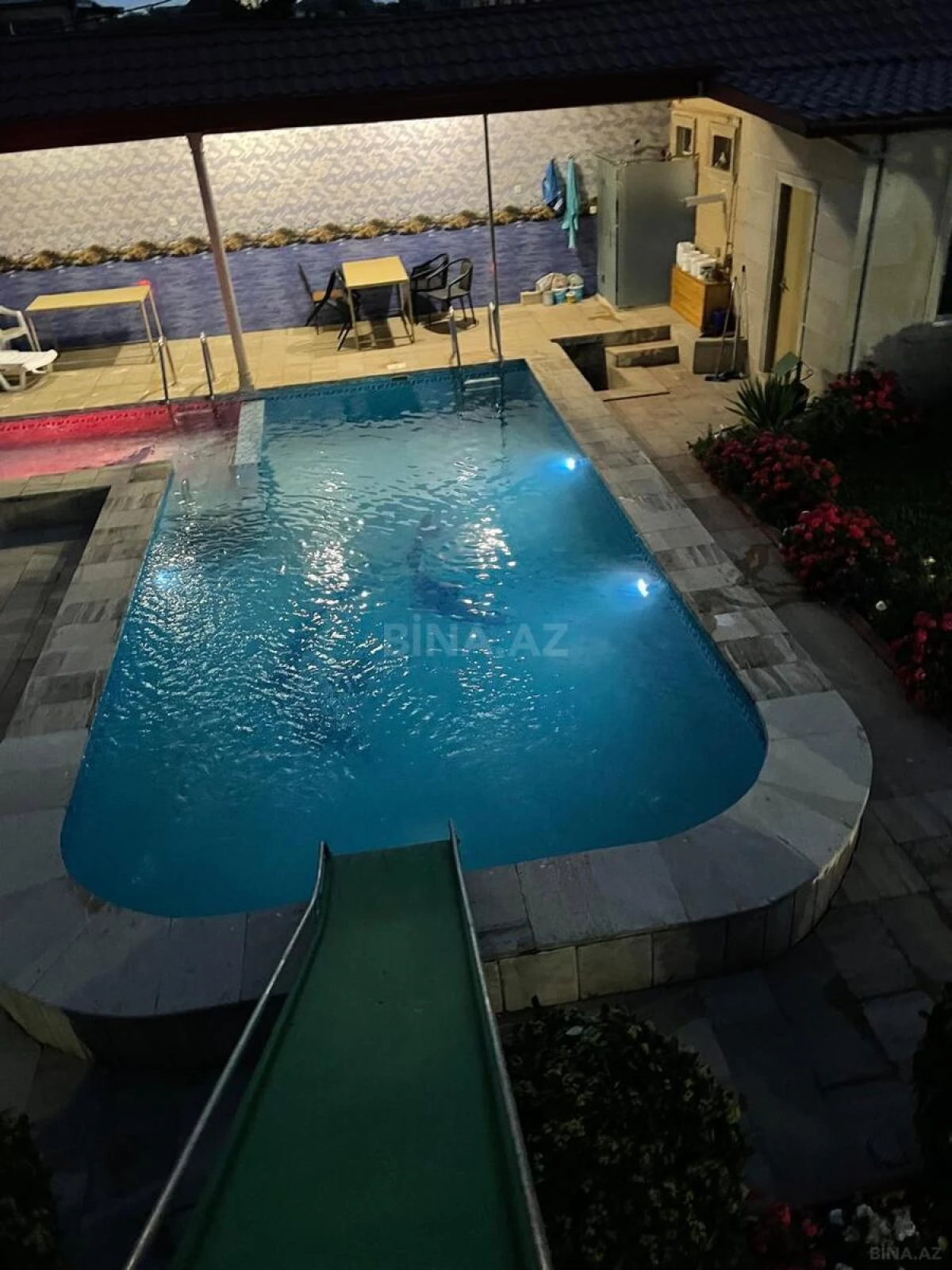 Kirayə verilir 6 otaqlı həyət evi 320 m²