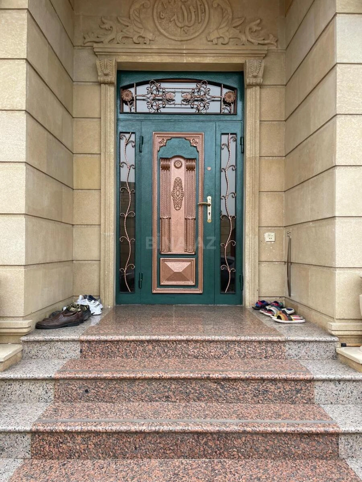 Kirayə verilir 6 otaqlı həyət evi 320 m²