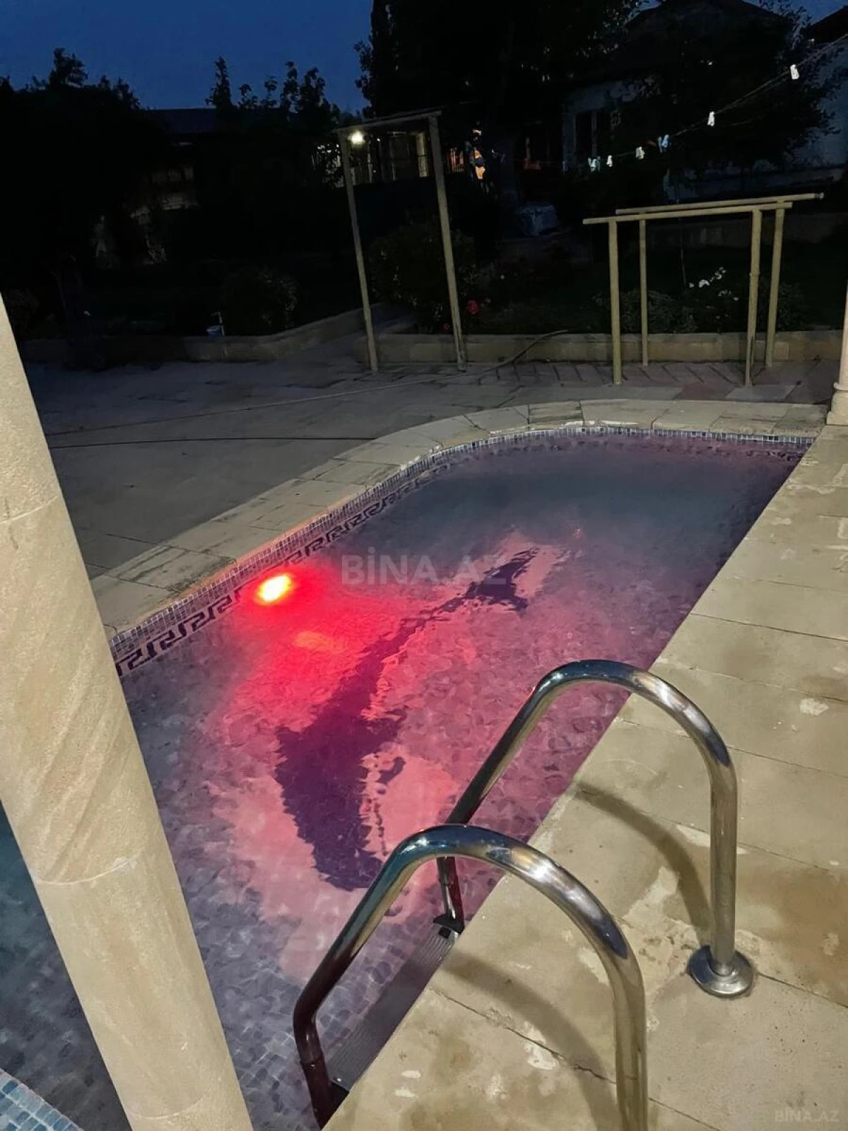 Kirayə verilir 6 otaqlı həyət evi 320 m²