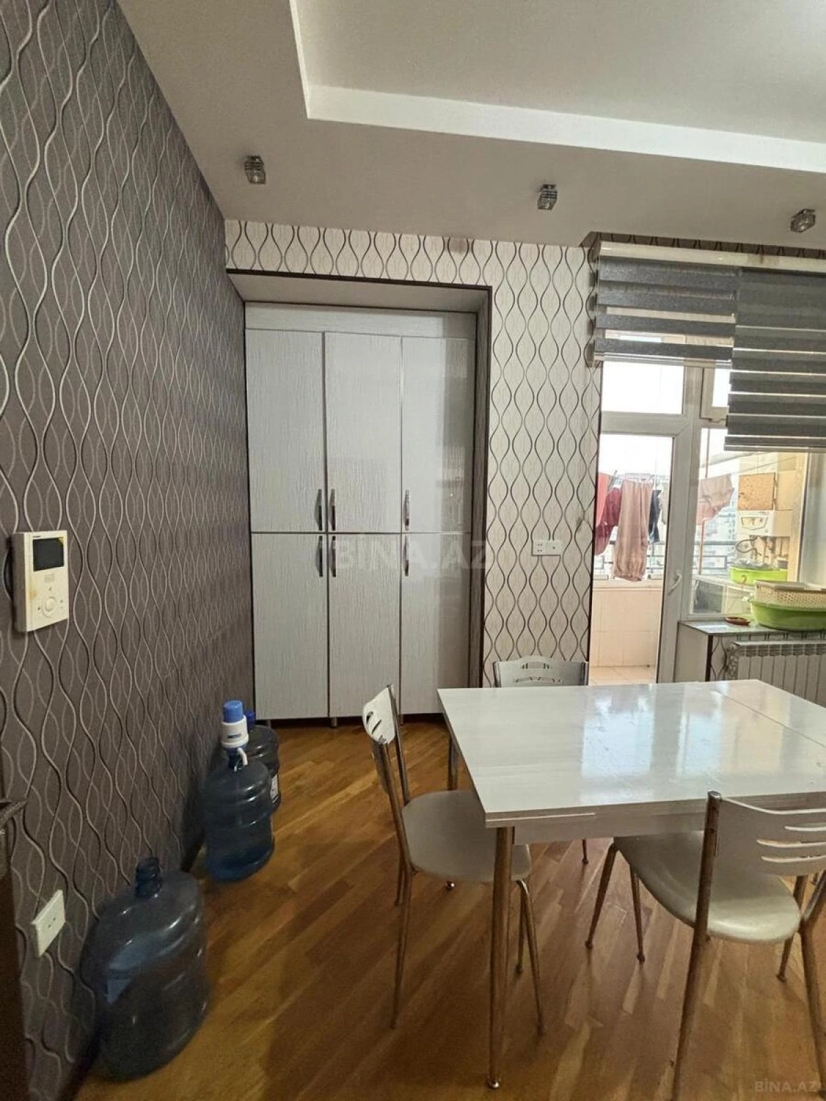 Satılır 4 otaqlı mənzil 150 m²