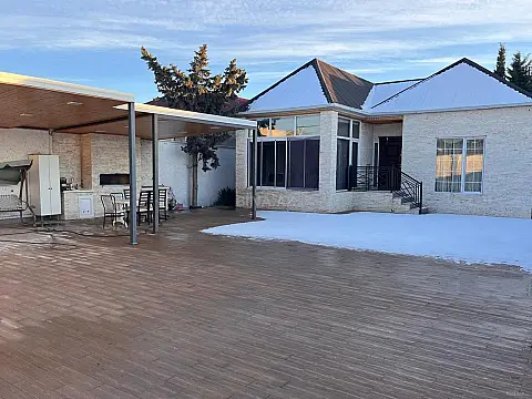 Kirayə verilir 4 otaqlı həyət evi 200 m²