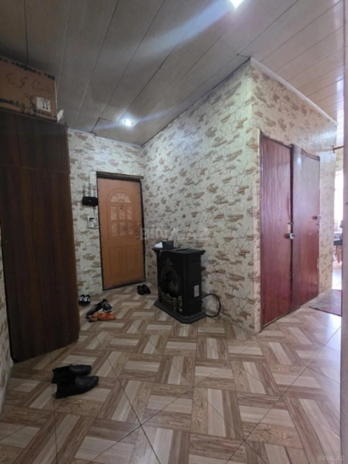 Satılır 5 otaqlı mənzil 100 m²