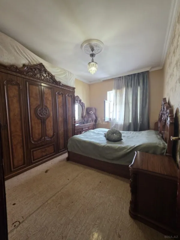 Satılır 5 otaqlı mənzil 100 m²