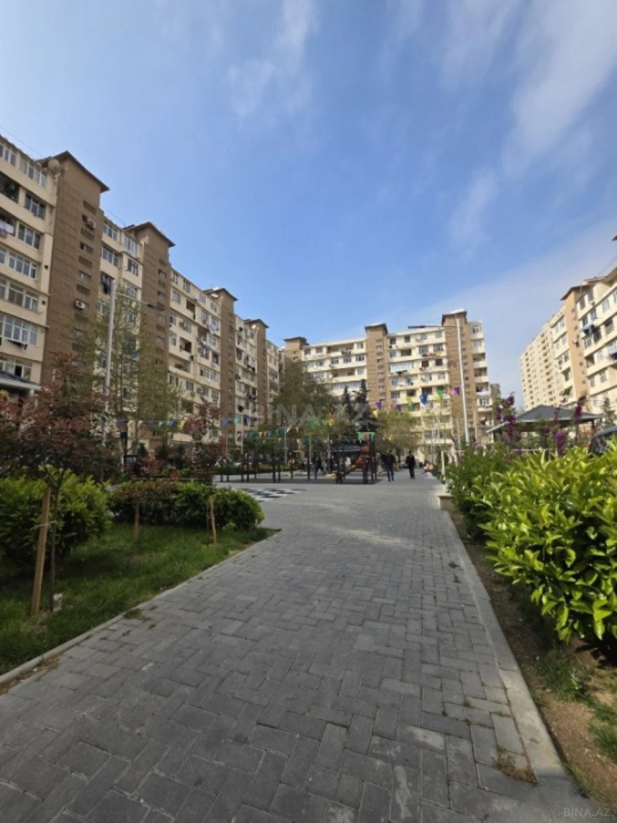Satılır 5 otaqlı mənzil 100 m²