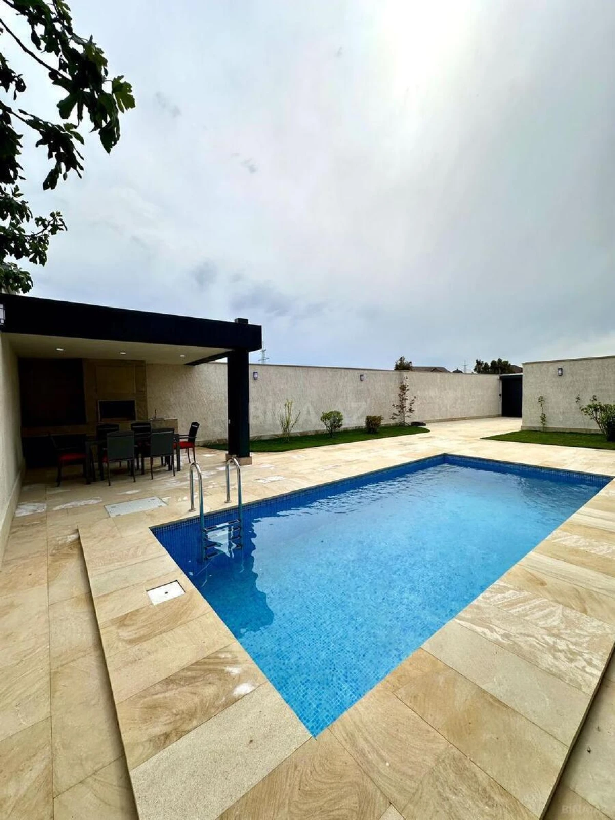 Kirayə verilir 4 otaqlı həyət evi 210 m²