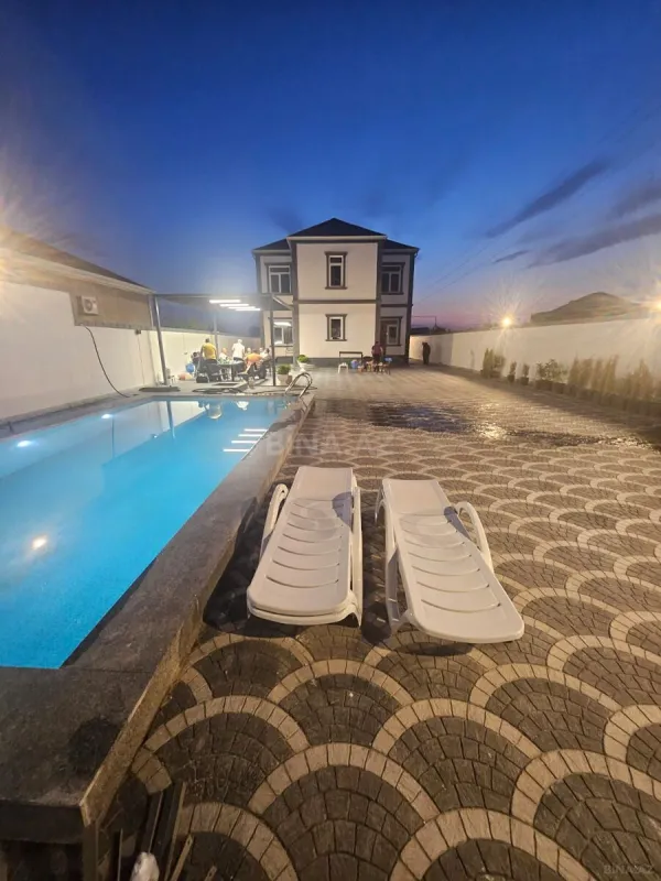 Kirayə verilir 6 otaqlı həyət evi 360 m²