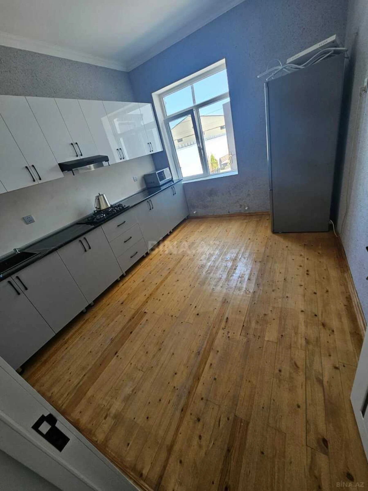 Kirayə verilir 6 otaqlı həyət evi 360 m²