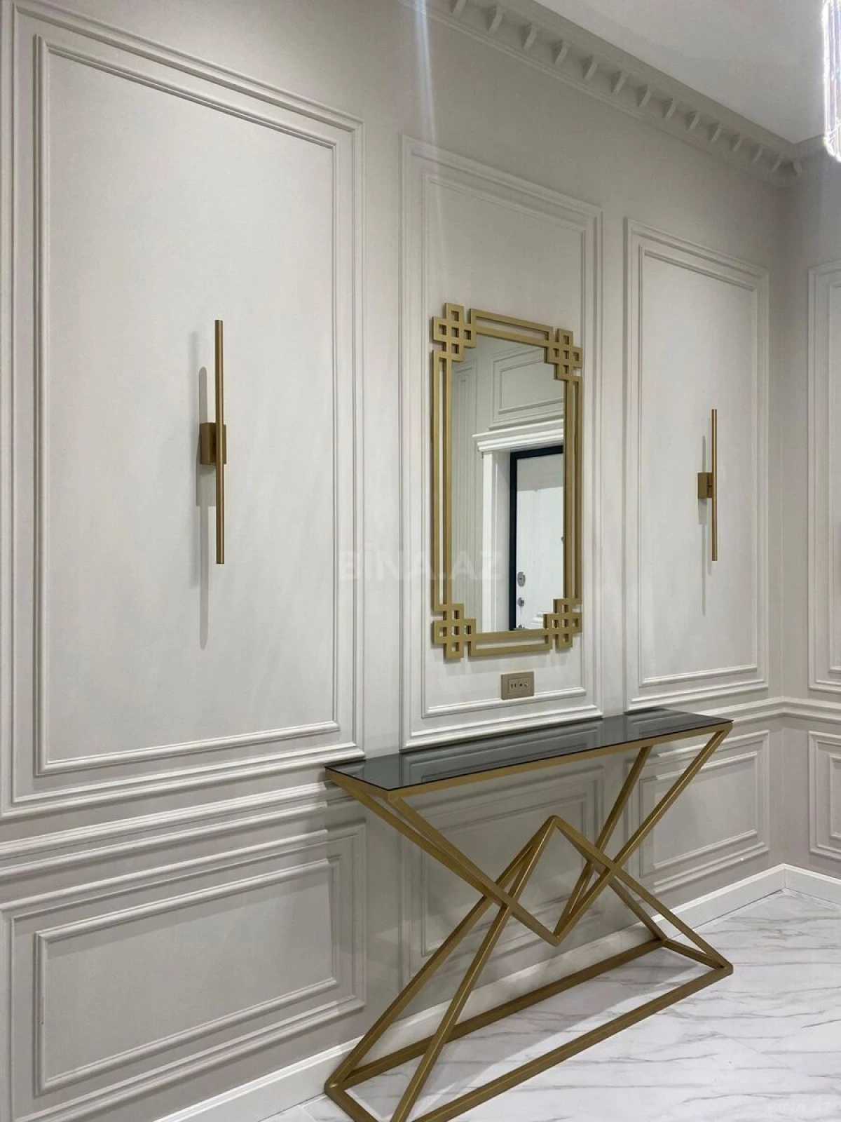 Satılır 4 otaqlı mənzil 255.5 m²