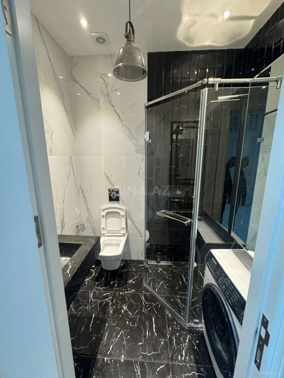 Satılır 4 otaqlı mənzil 255.5 m²