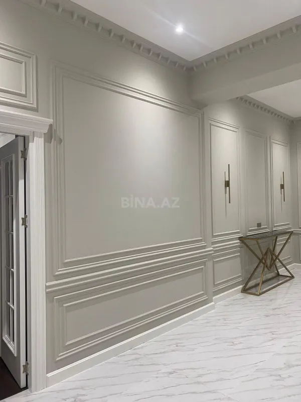 Satılır 4 otaqlı mənzil 255.5 m²