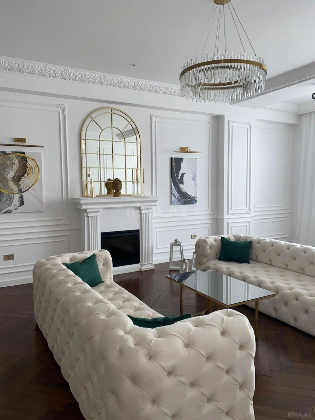 Satılır 4 otaqlı mənzil 255.5 m²