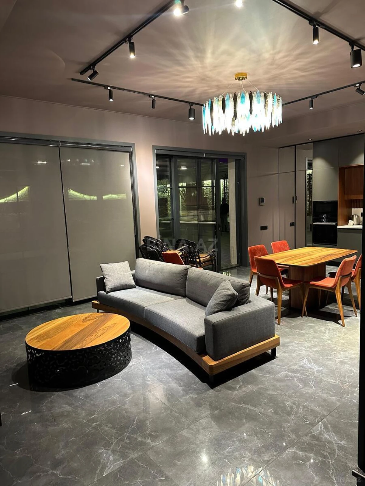 Kirayə verilir 4 otaqlı həyət evi 250 m²