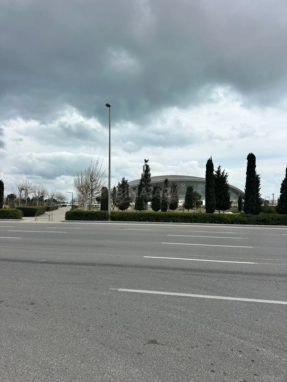 Satılır 4 otaqlı mənzil 130 m²