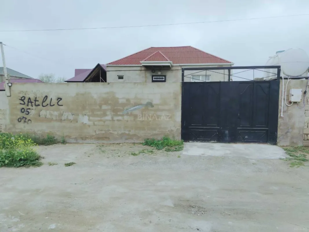 Satılır 4 otaqlı mənzil 110 m²