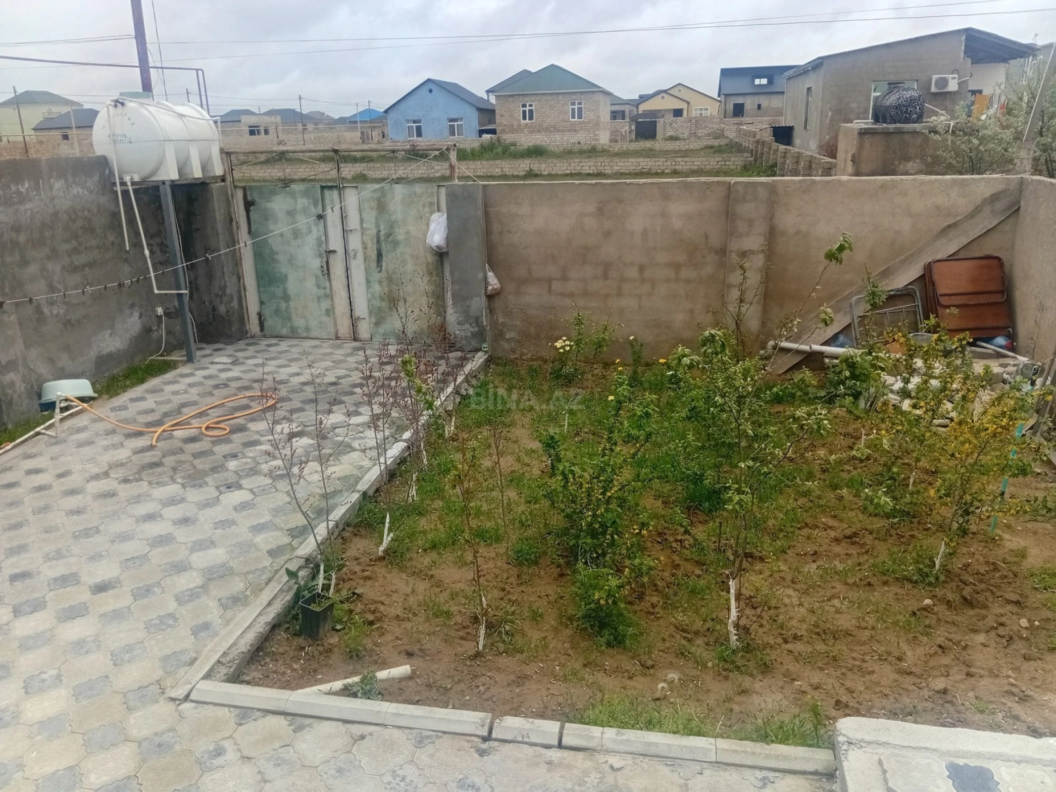 Satılır 4 otaqlı mənzil 110 m²