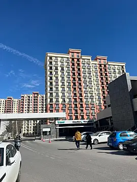 Satılır 2 otaqlı mənzil 57 m²