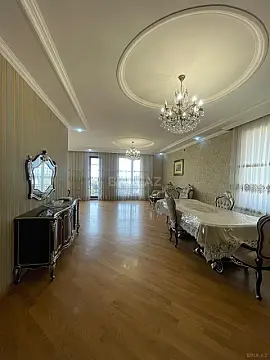 Kirayə verilir 5 otaqlı həyət evi 450 m²