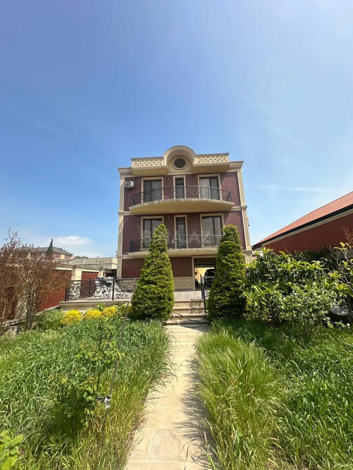 Kirayə verilir 5 otaqlı həyət evi 450 m²