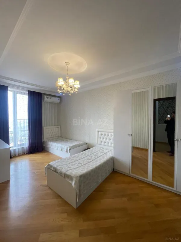 Kirayə verilir 5 otaqlı həyət evi 450 m²