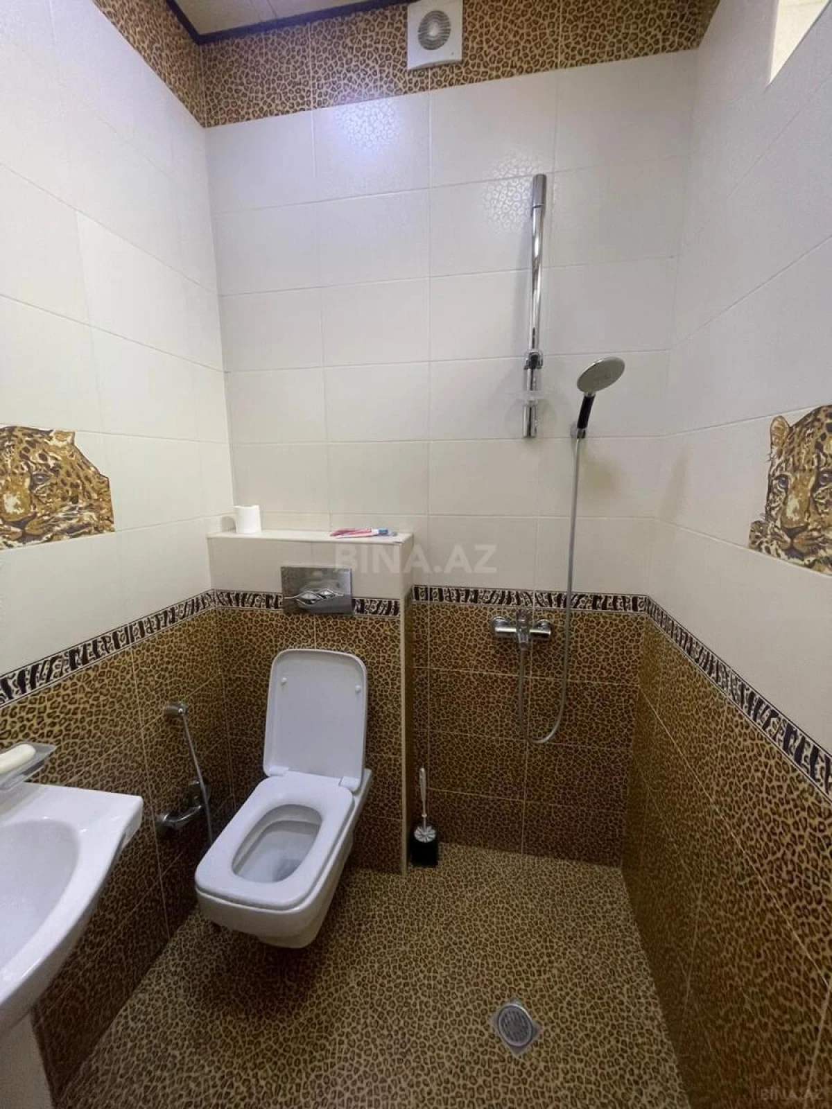 Kirayə verilir 5 otaqlı həyət evi 450 m²