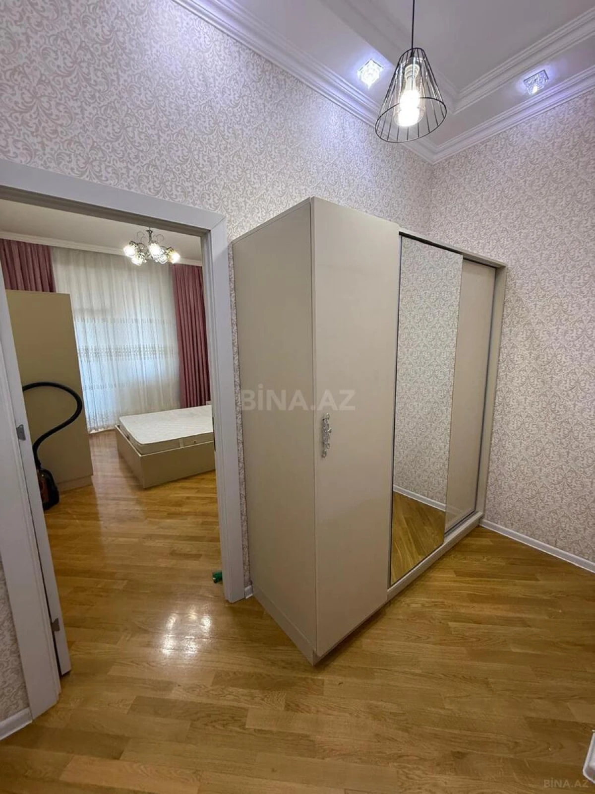 Satılır 1 otaqlı mənzil 58 m²