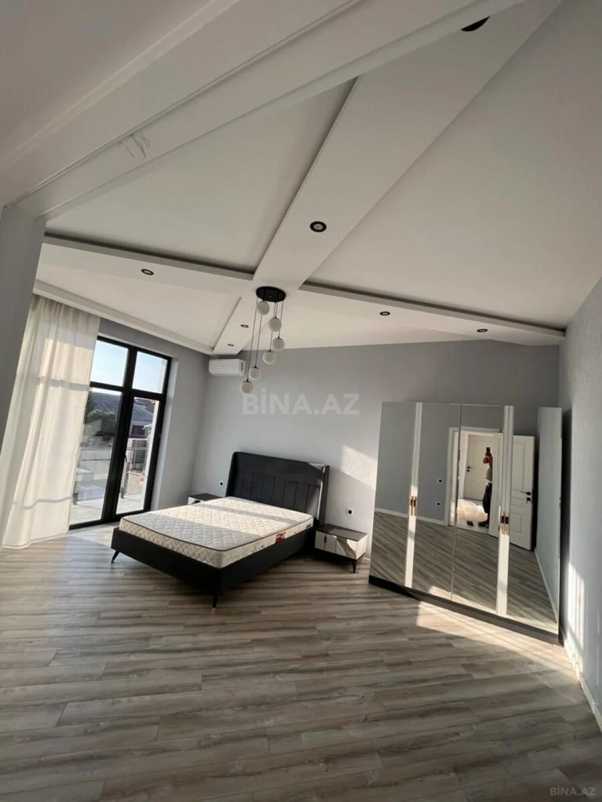 Kirayə verilir 5 otaqlı həyət evi 250 m²