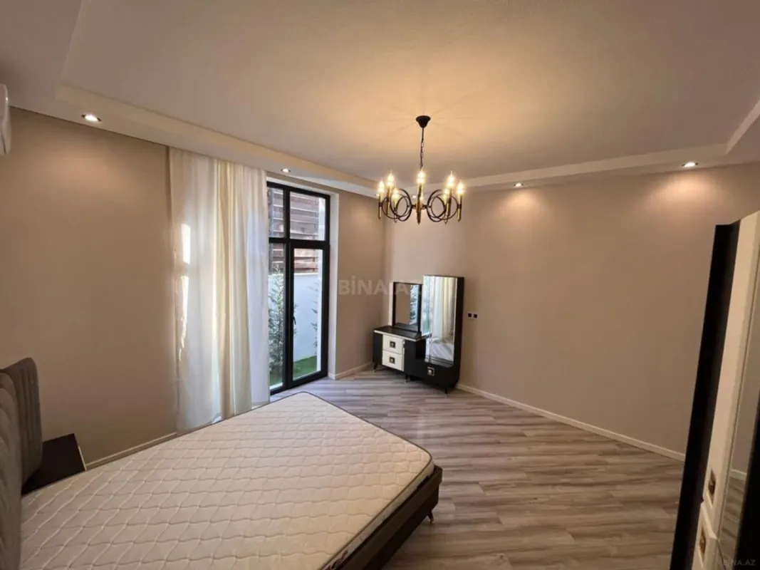 Kirayə verilir 5 otaqlı həyət evi 250 m²