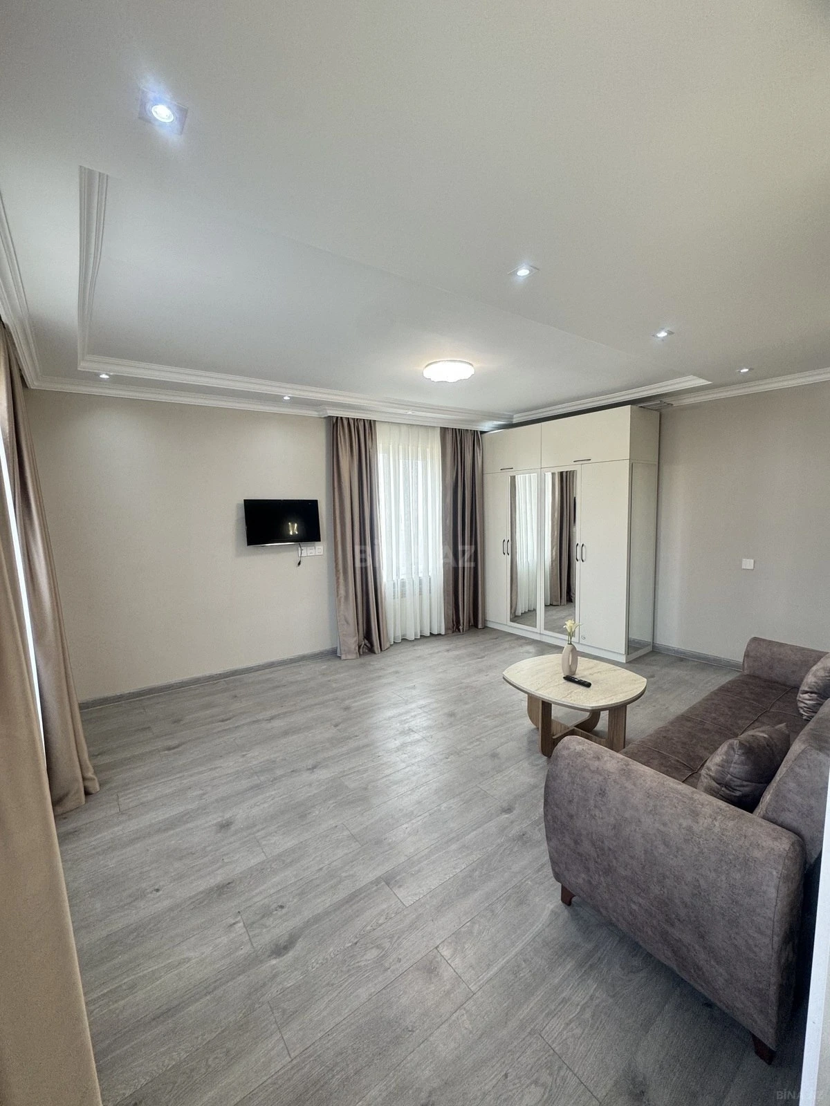 Satılır 1 otaqlı mənzil 40 m²
