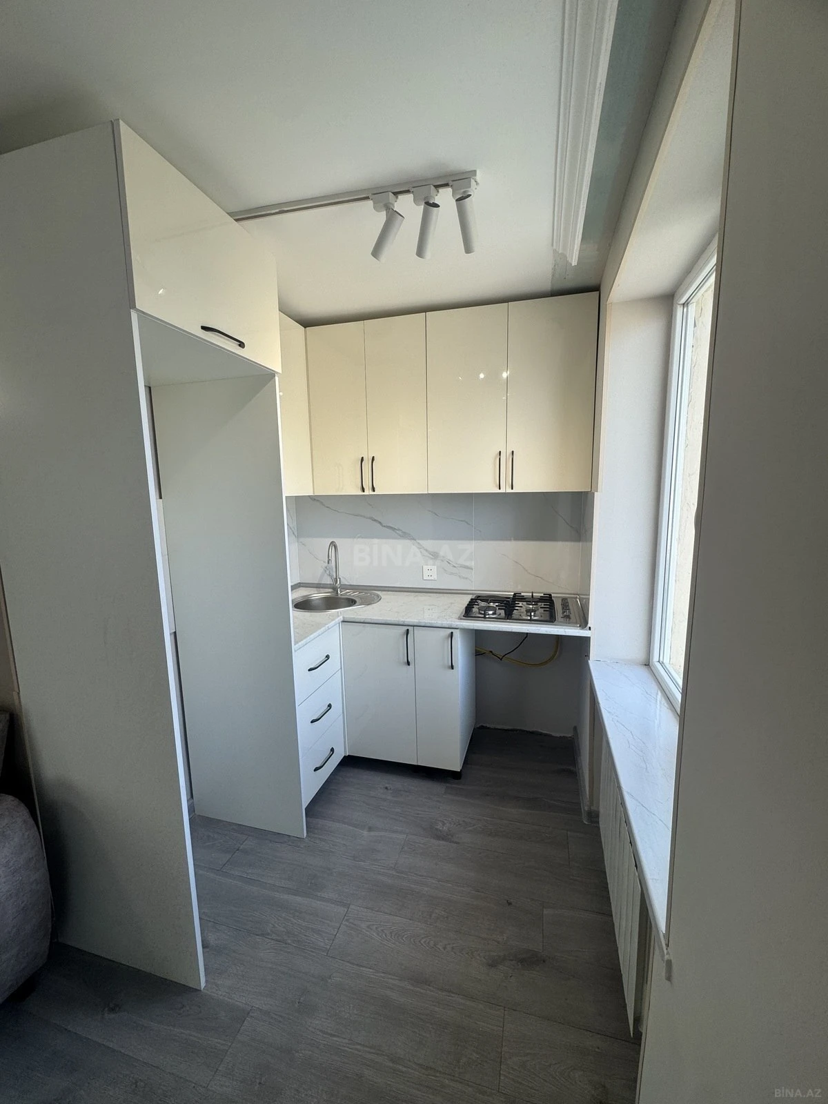 Satılır 1 otaqlı mənzil 40 m²