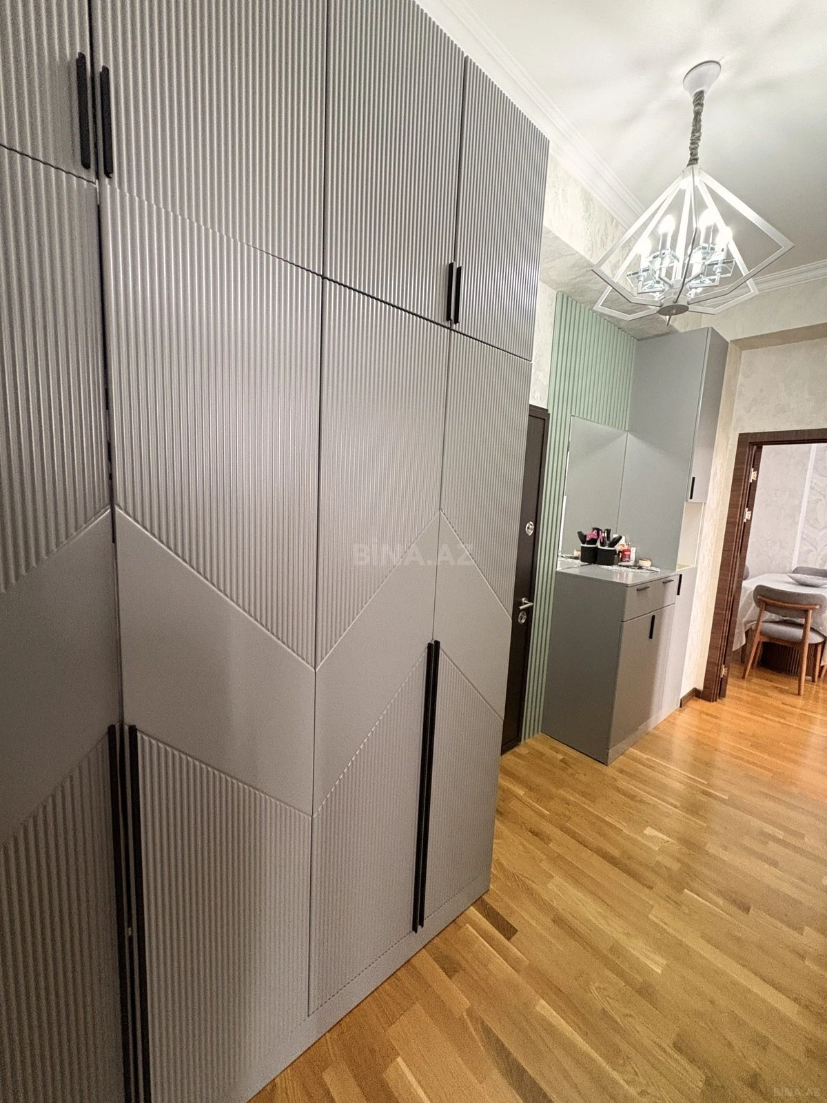 Satılır 2 otaqlı mənzil 70 m²