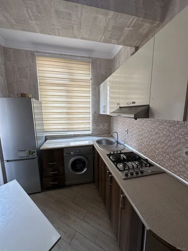 Kirayə verilir 2 otaqlı mənzil 60 m²