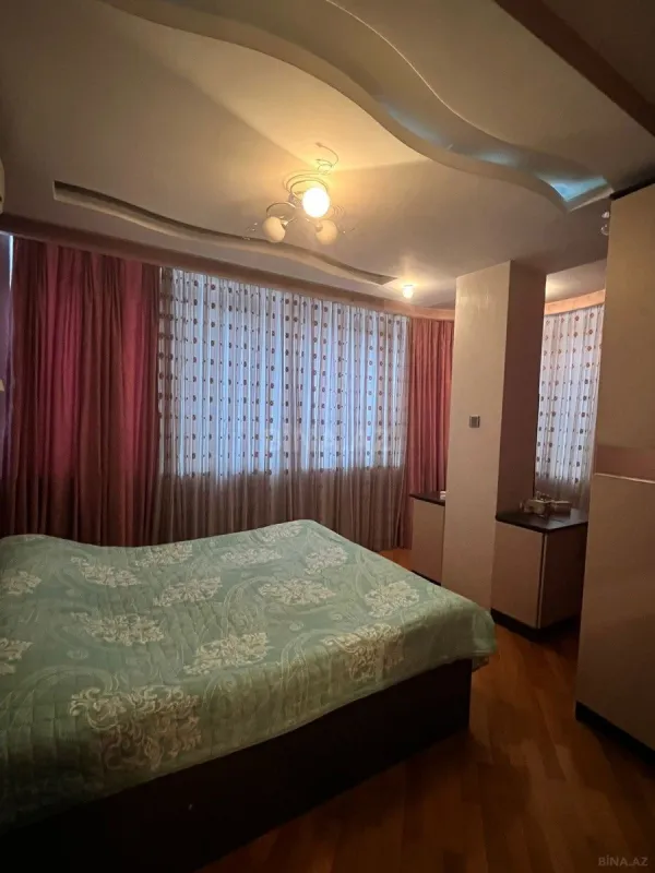 Satılır 3 otaqlı mənzil 107 m²