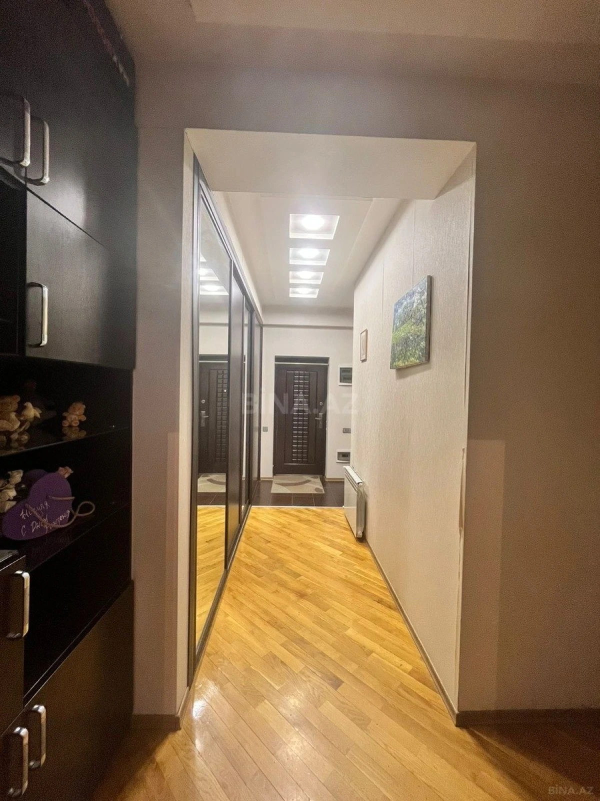 Satılır 3 otaqlı mənzil 107 m²