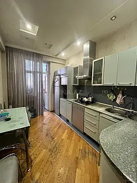 Satılır 3 otaqlı mənzil 107 m²