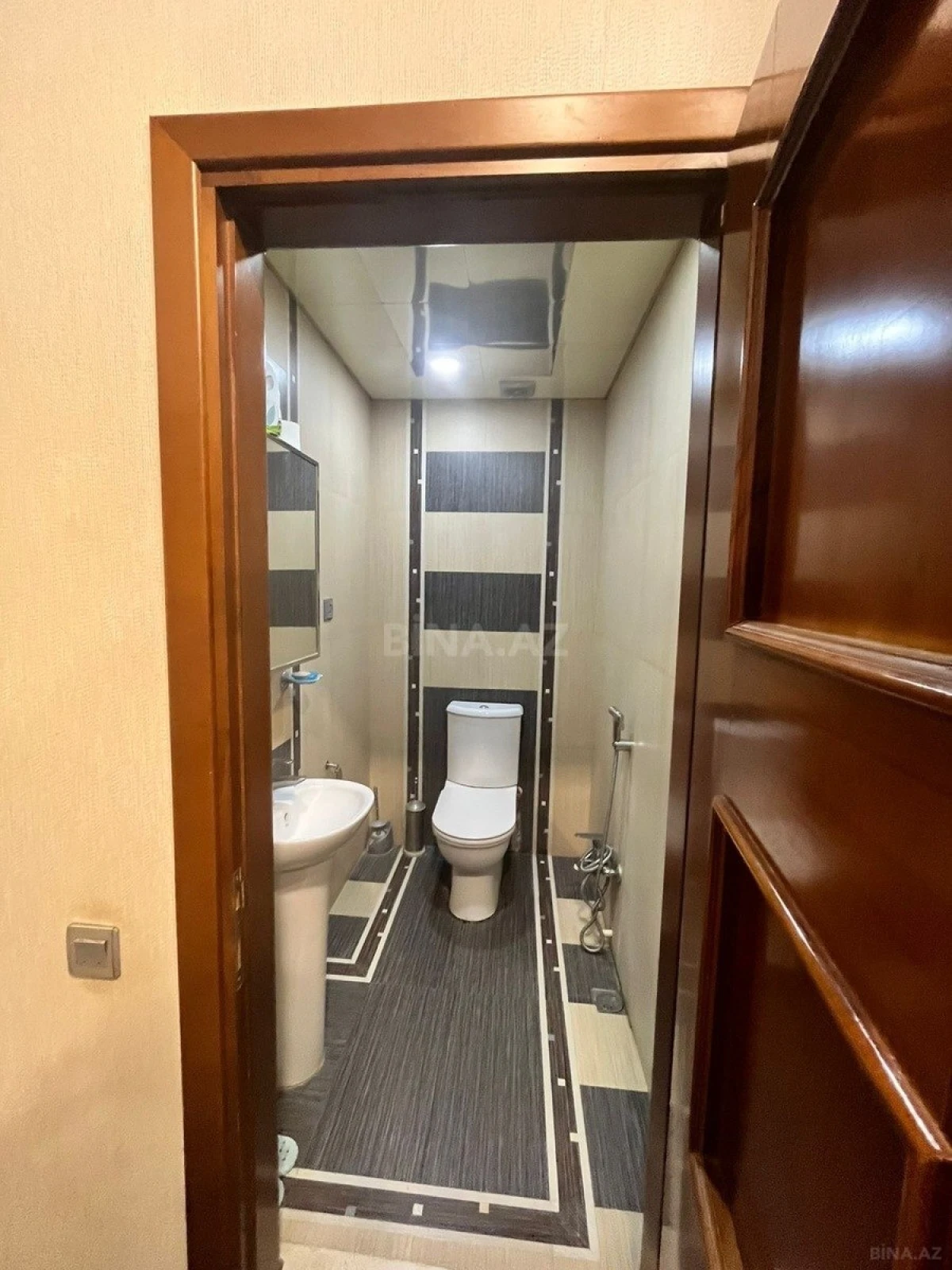 Satılır 3 otaqlı mənzil 107 m²