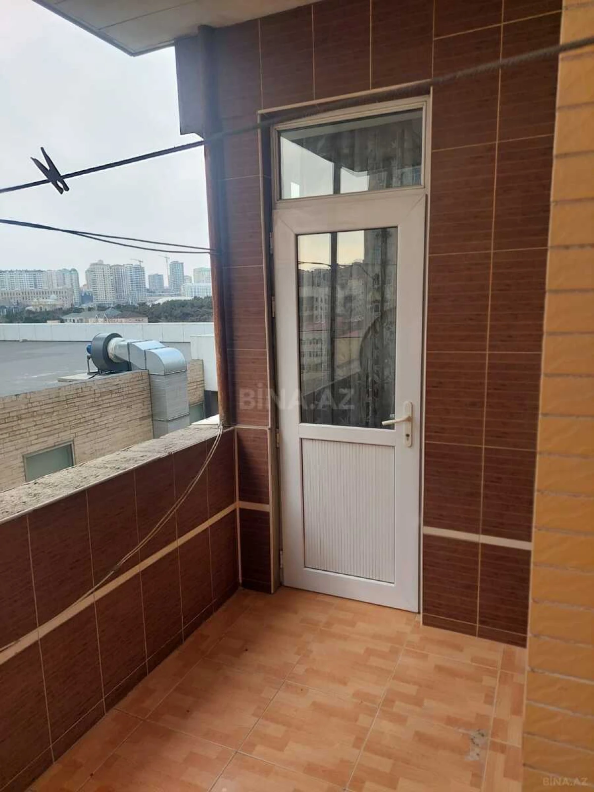 Satılır 3 otaqlı mənzil 150 m²