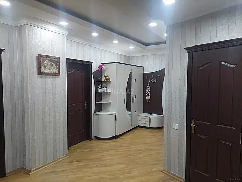 Satılır 3 otaqlı mənzil 150 m²