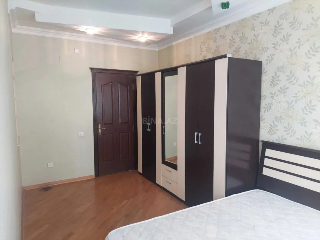 Satılır 3 otaqlı mənzil 150 m²
