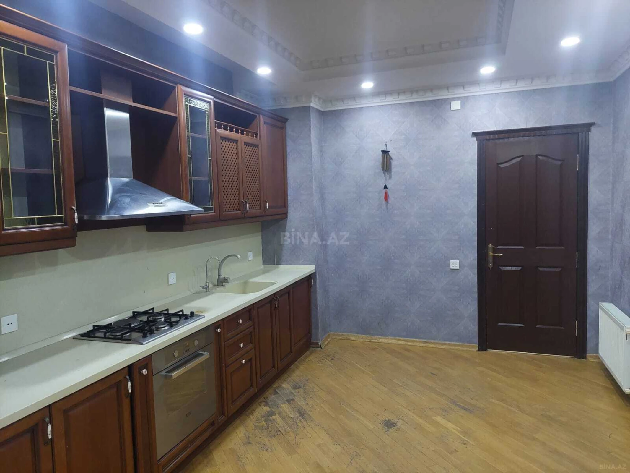 Satılır 3 otaqlı mənzil 150 m²
