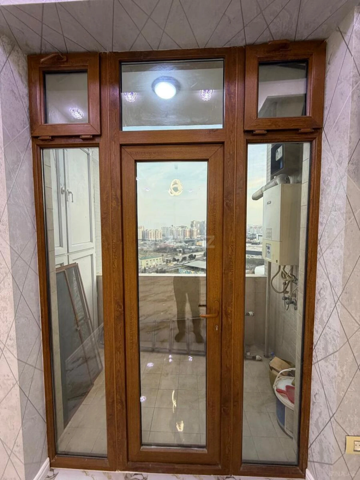 Satılır 4 otaqlı mənzil 130 m²